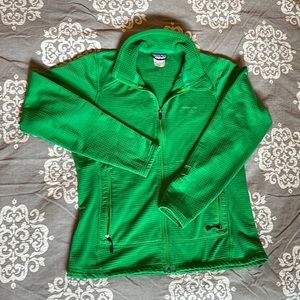 Patagonia R3 full zip fleece - Women’s size Medium
